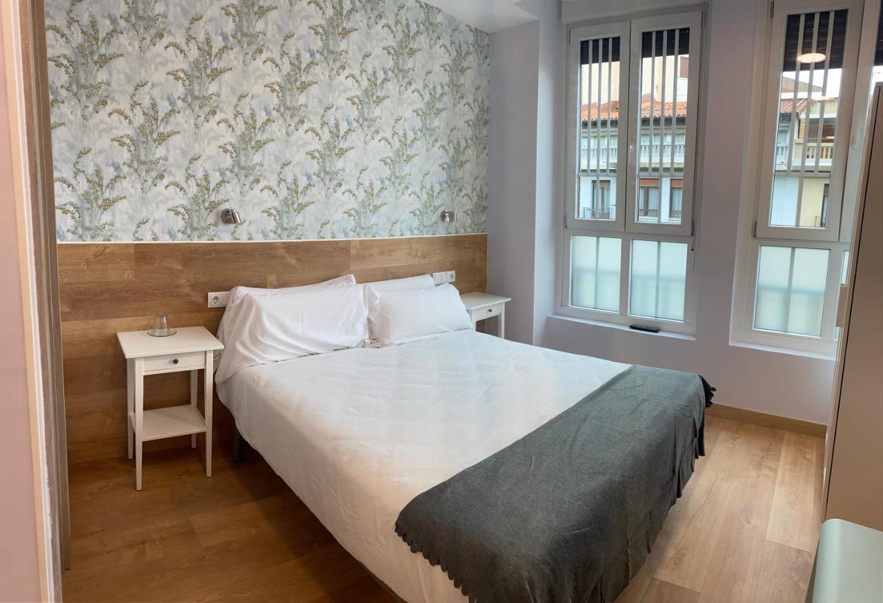 Aloha Hostel Pamplona Luaran gambar