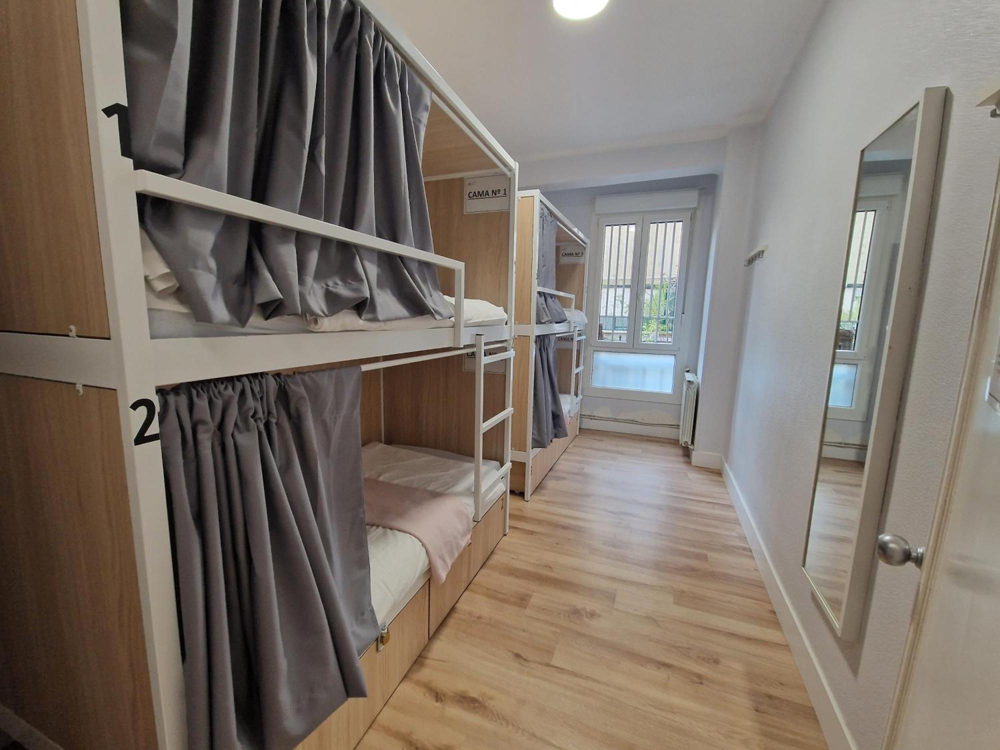 Aloha Hostel Pamplona Luaran gambar