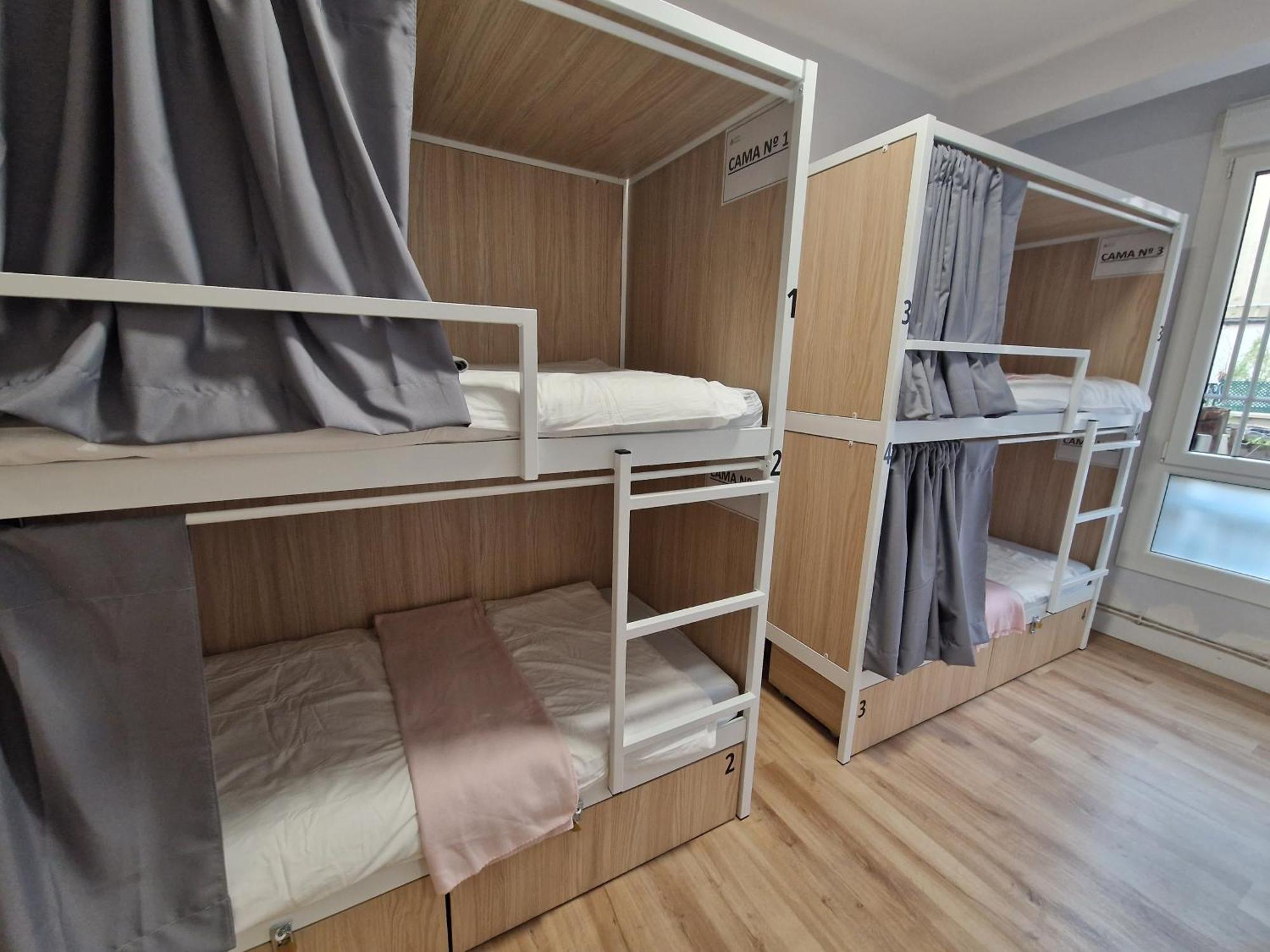 Aloha Hostel Pamplona Luaran gambar